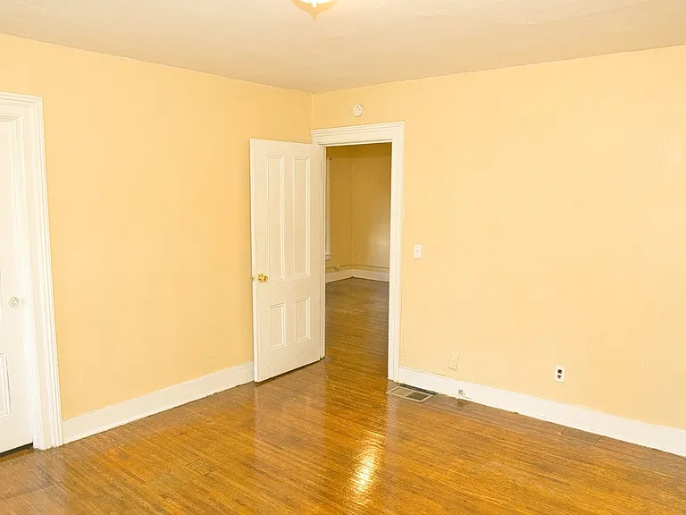 865 Clifford Ave — Photo 14