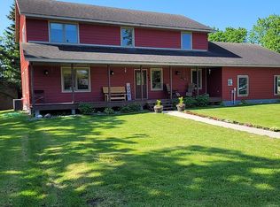 908 Spruce St NW, Warroad, MN 56763