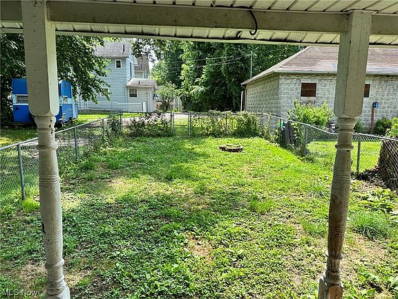 5th image of 1340 Lynn St