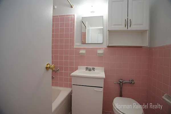 Rented by Norman Raindel, LREB | media 32