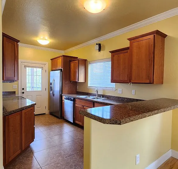 1020 Mount Ave #3 — Photo 8