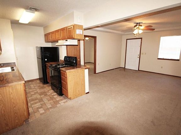 3rd image of 1213 Parkwood Ct
