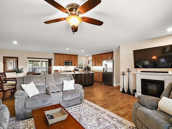 4th image of 33736 E Lake Joanna Dr