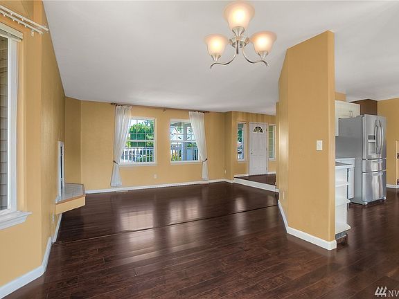 4th image of 10929 Lobelia Ave NW