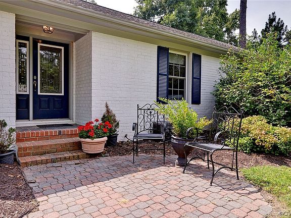 5th image of 104 Lawnes Cir