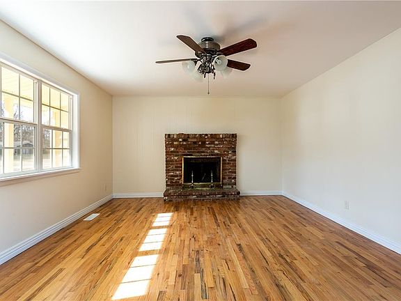 4th image of 319 W Hannibal St