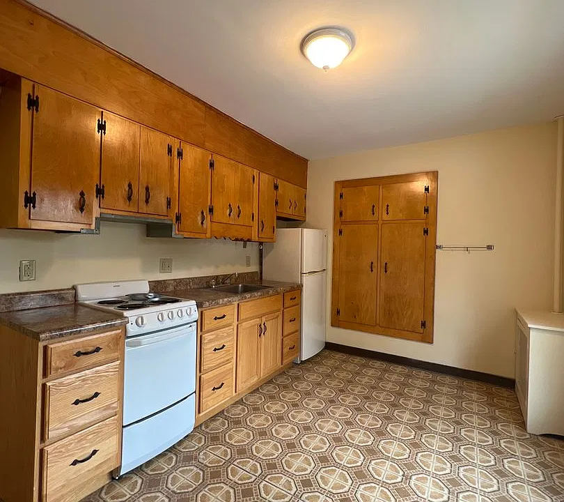 724 W College Ave #2