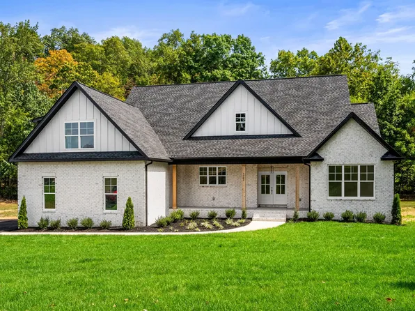 4082 Summit Dr, Greenbrier, TN 37073