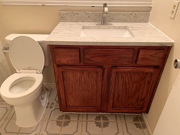 4th image of 1400 Culberson Dr
