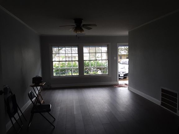 4th image of 3048 Alamo Ave