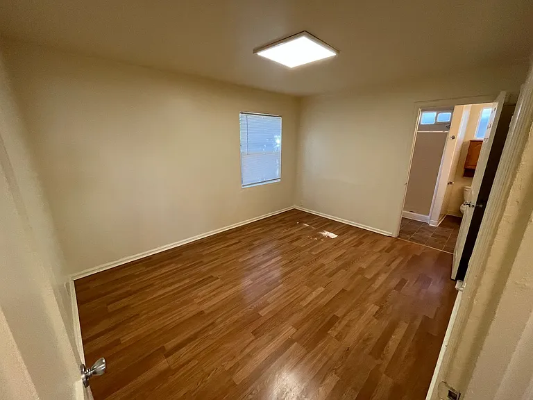 521 Hilmar St — Photo 22