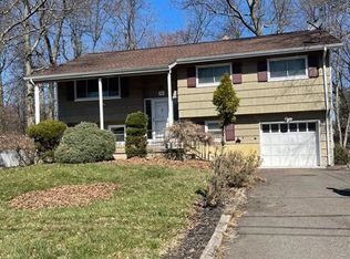 60 Sefton Cir, Piscataway, NJ