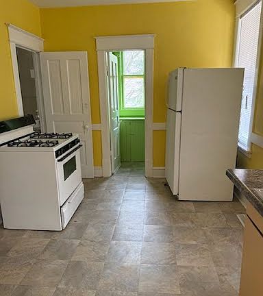 4th image of 1510 Saint Clair Ave