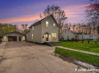 916 Masonic St, Belding, MI 48809