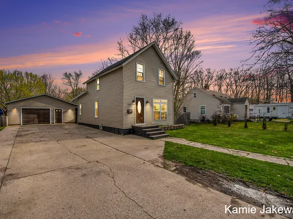 916 Masonic St, Belding, MI 48809