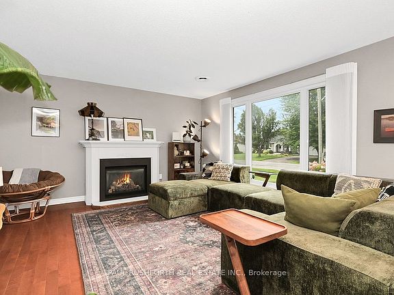 4th image of 18 Dollard St