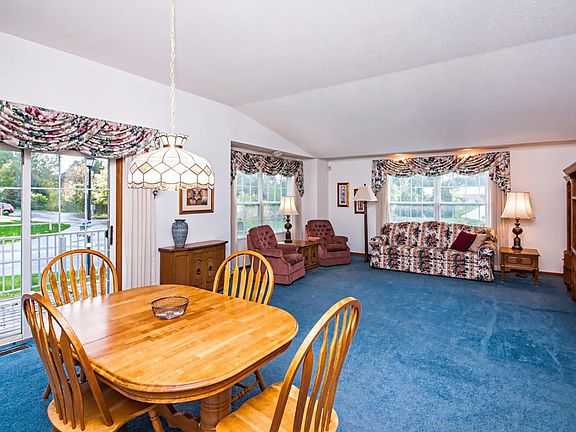 4th image of 1585 Hickory Trace Dr