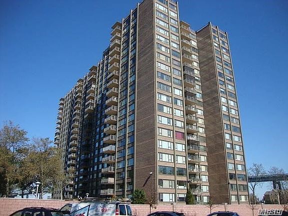 2nd image of 16625 Powells Cove Blvd #4C