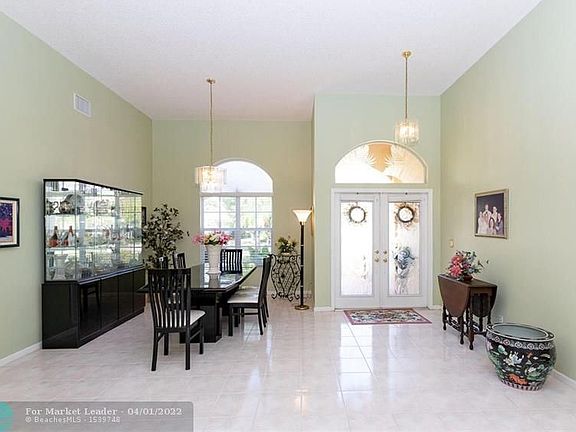 5th image of 815 Bayside Ln