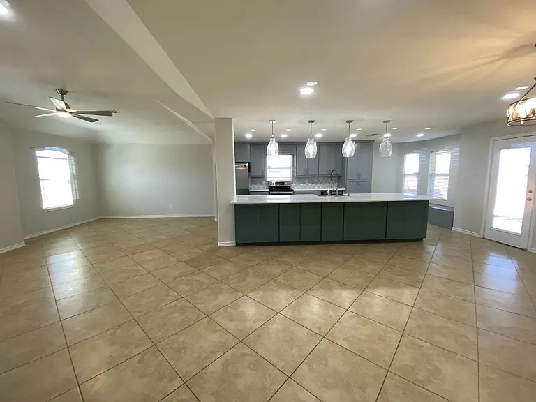 1807 Prestige Loop — Photo 4