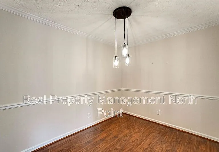 3513 Essex Ave — Photo 10