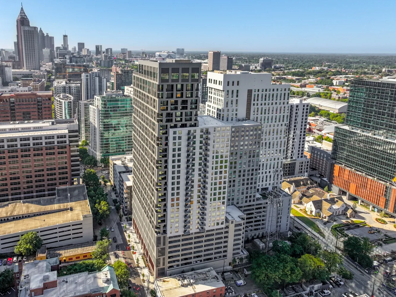Momentum Midtown — Photo 3