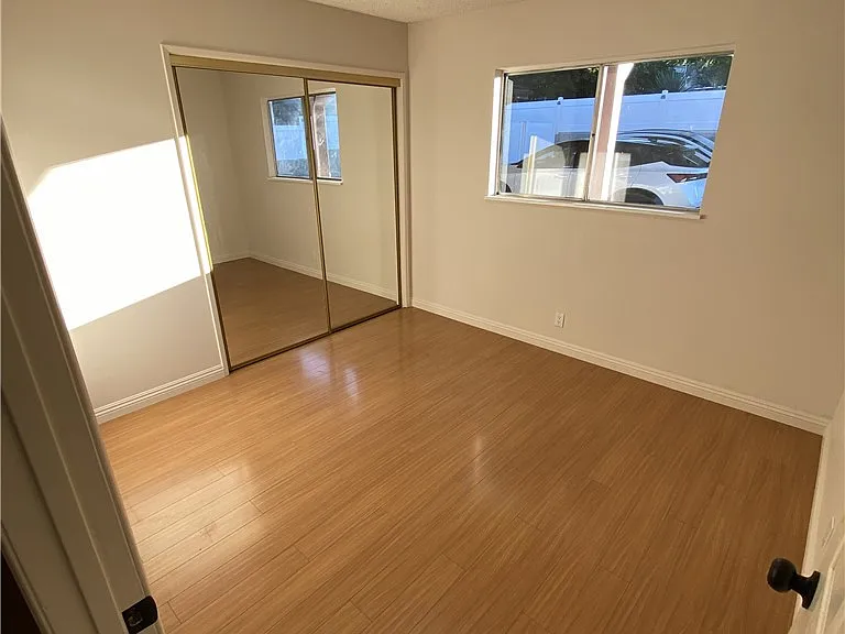 10535 Samoa Ave — Photo 12