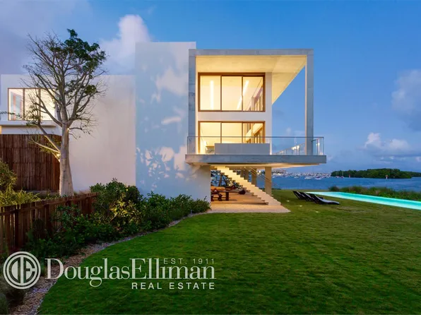 3085 Munroe Dr, Miami, FL 33133