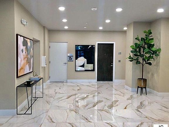4th image of 1115 Cardiff Ave #203