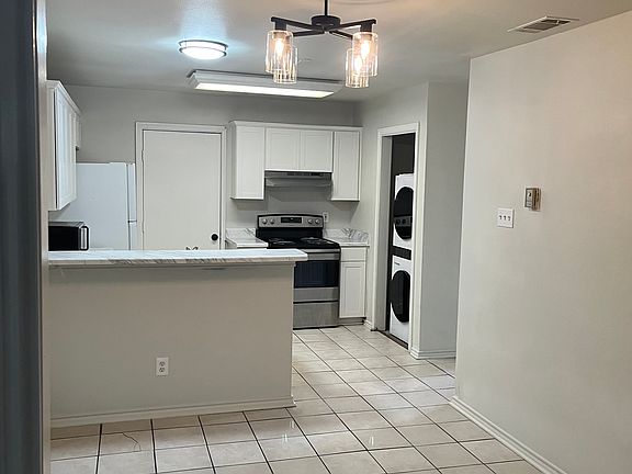 5th image of 8721 Hawthorne St