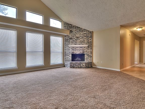 4th image of 4701 Scots Briar Ln