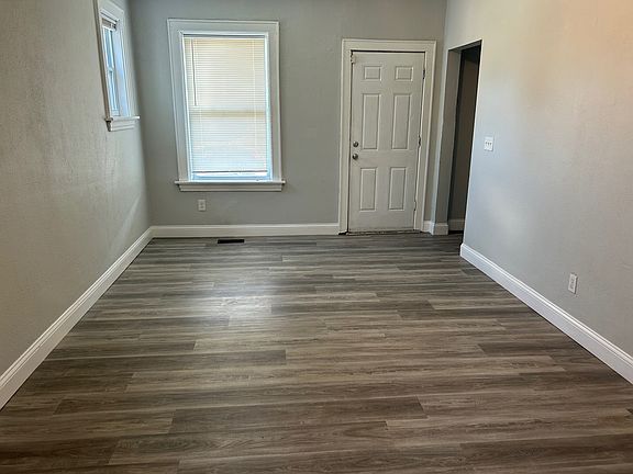 5th image of 3713 Winnebago St #13