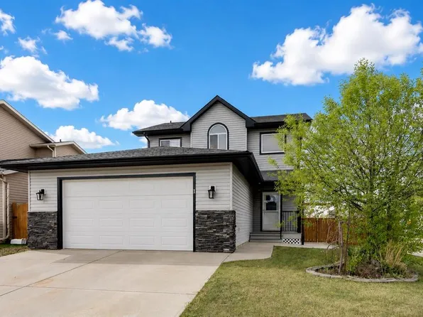 1 N McClung Gate E, Carstairs, AB T0M 0N0