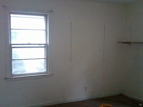 5th image of 10136 Cloverdale Dr
