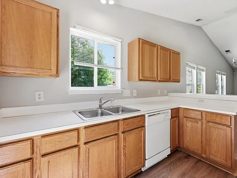 2872 Oasis Ln — Photo 4