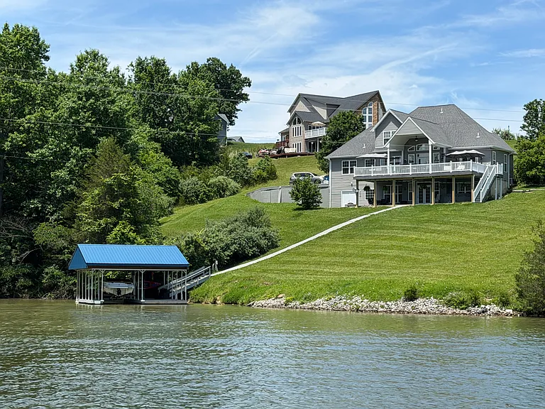 135 Harbour Pointe Dr — Photo 46