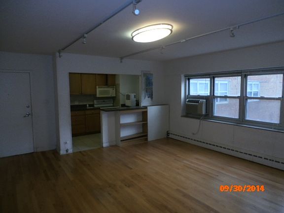3rd image of 4950 N Marine Dr APT 108