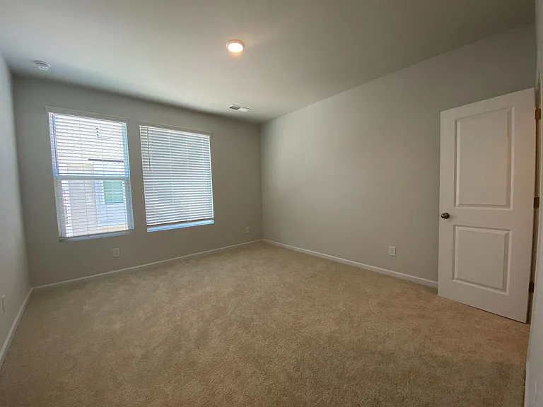 2227 Statesville Ave — Photo 40