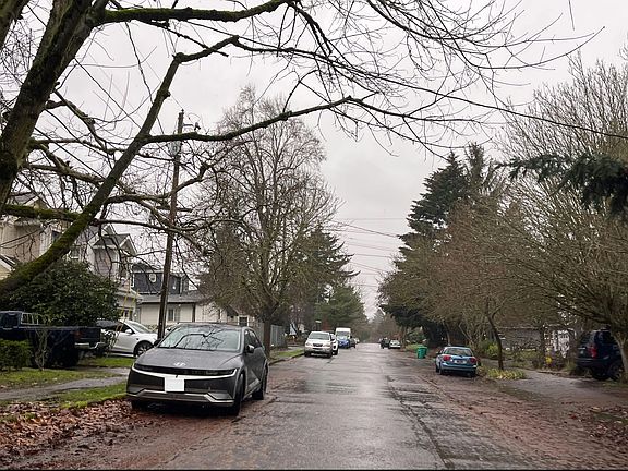 4th image of 9406 N Macrum Ave