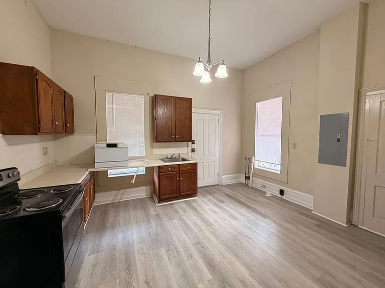 1300 N Broad St NE — Photo 34