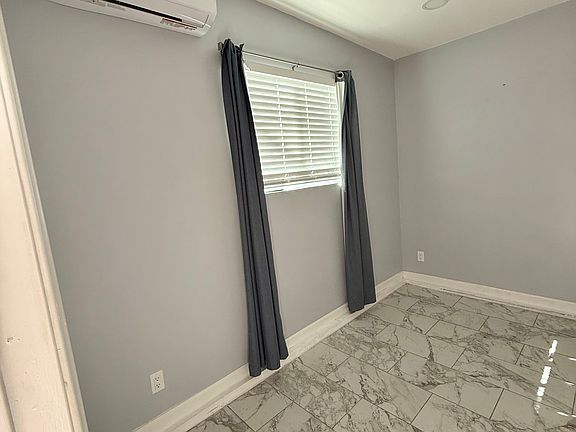 4th image of 1457 Max Ave