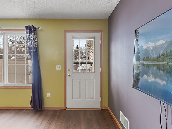5th image of 10814 Lexington Dr
