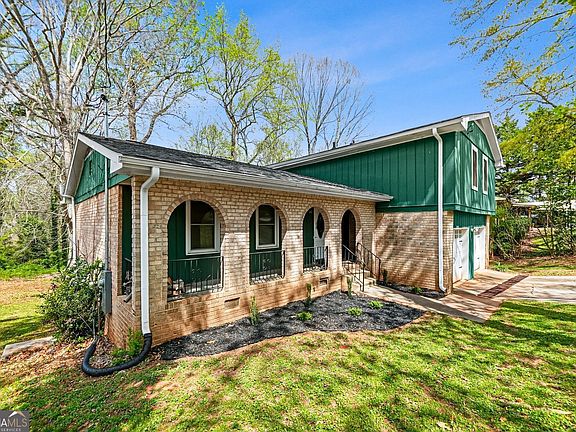 3rd image of 2291 Chevy Chase Ln