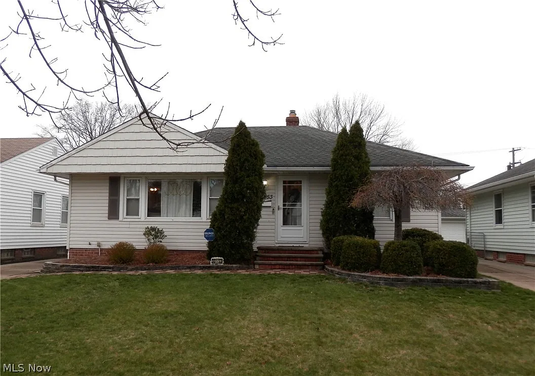 30153 Truman Ave photo 1