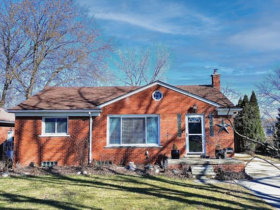 22023 Grossedale St, Saint Clair Shores, MI 48082