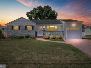 29 Surrey Dr, Hamilton, NJ 08690