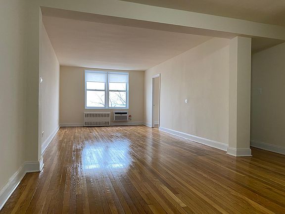 4th image of 1429 Shore Pkwy #6