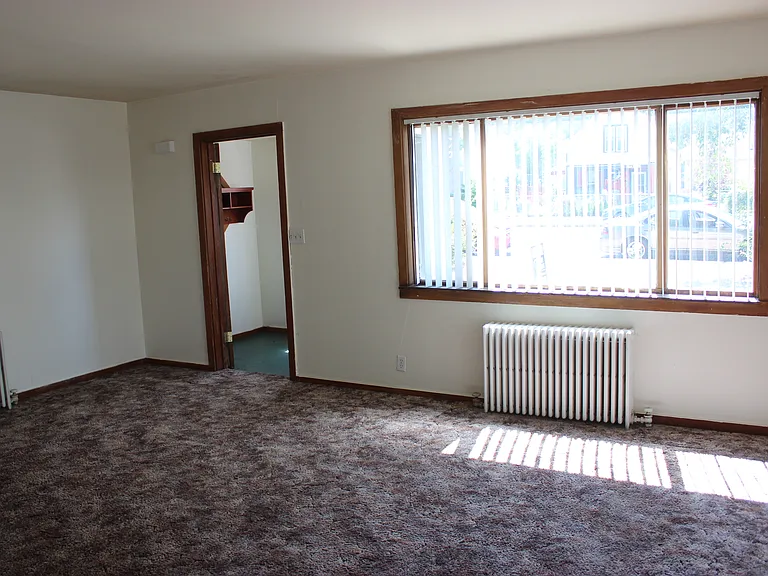 323 S 4th St #A — Photo 2