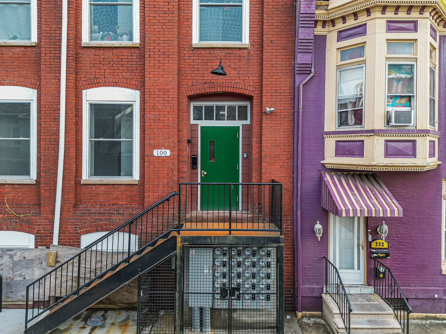 Multi-family building - Center City — Photo 3