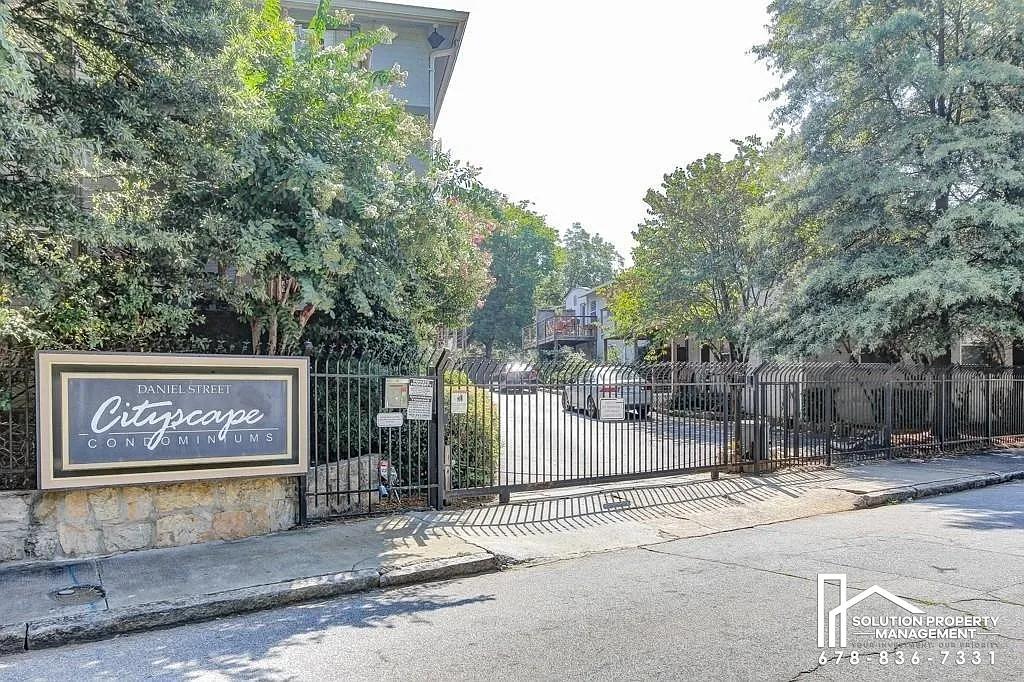 2 bed, 697 sqft, $1,750 — Photo 3